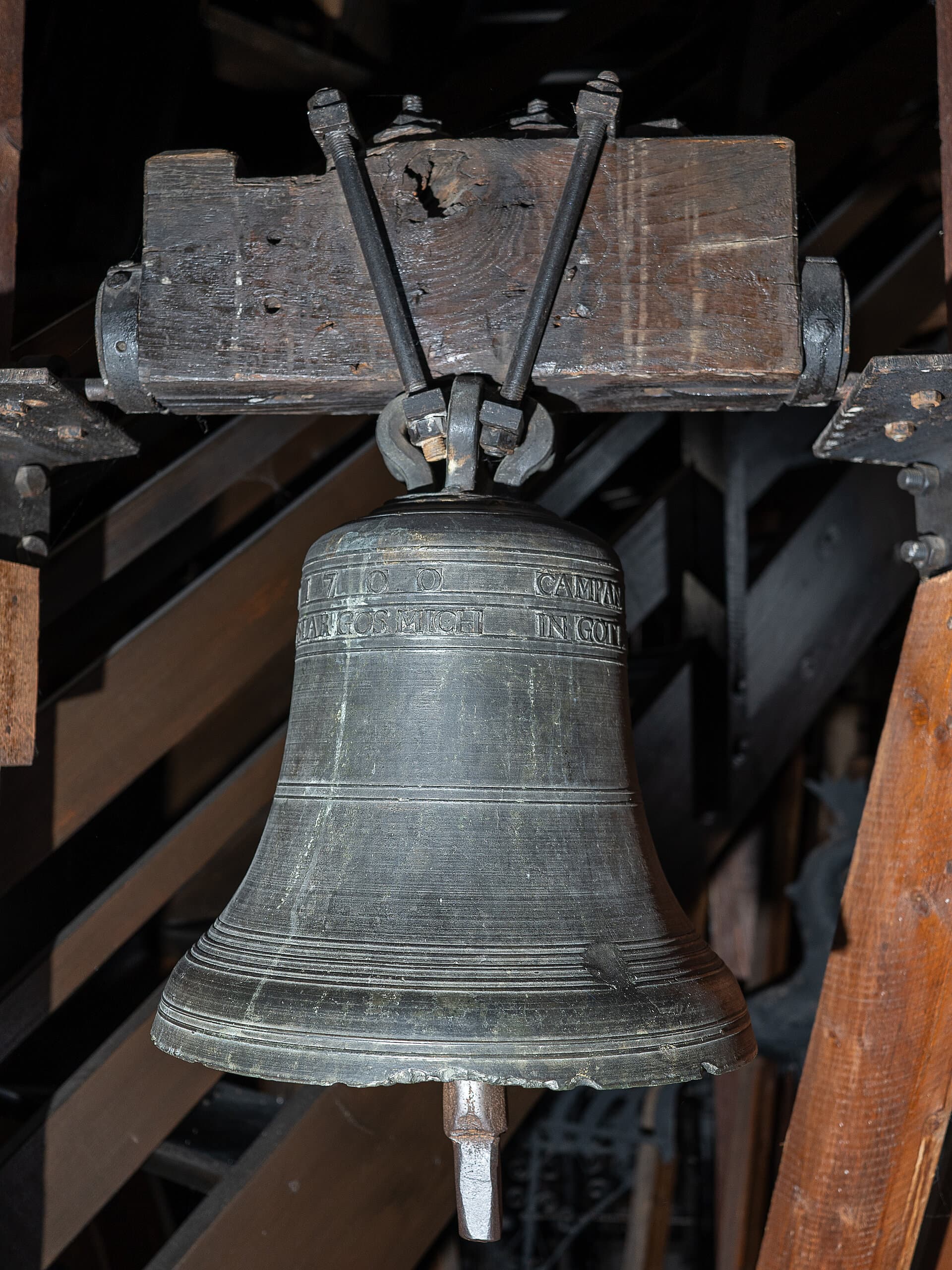Object: V 347, Dilman Schmid zu Aslar (1646 oder 1664 bis nach 1715), Schulglocke, 1700