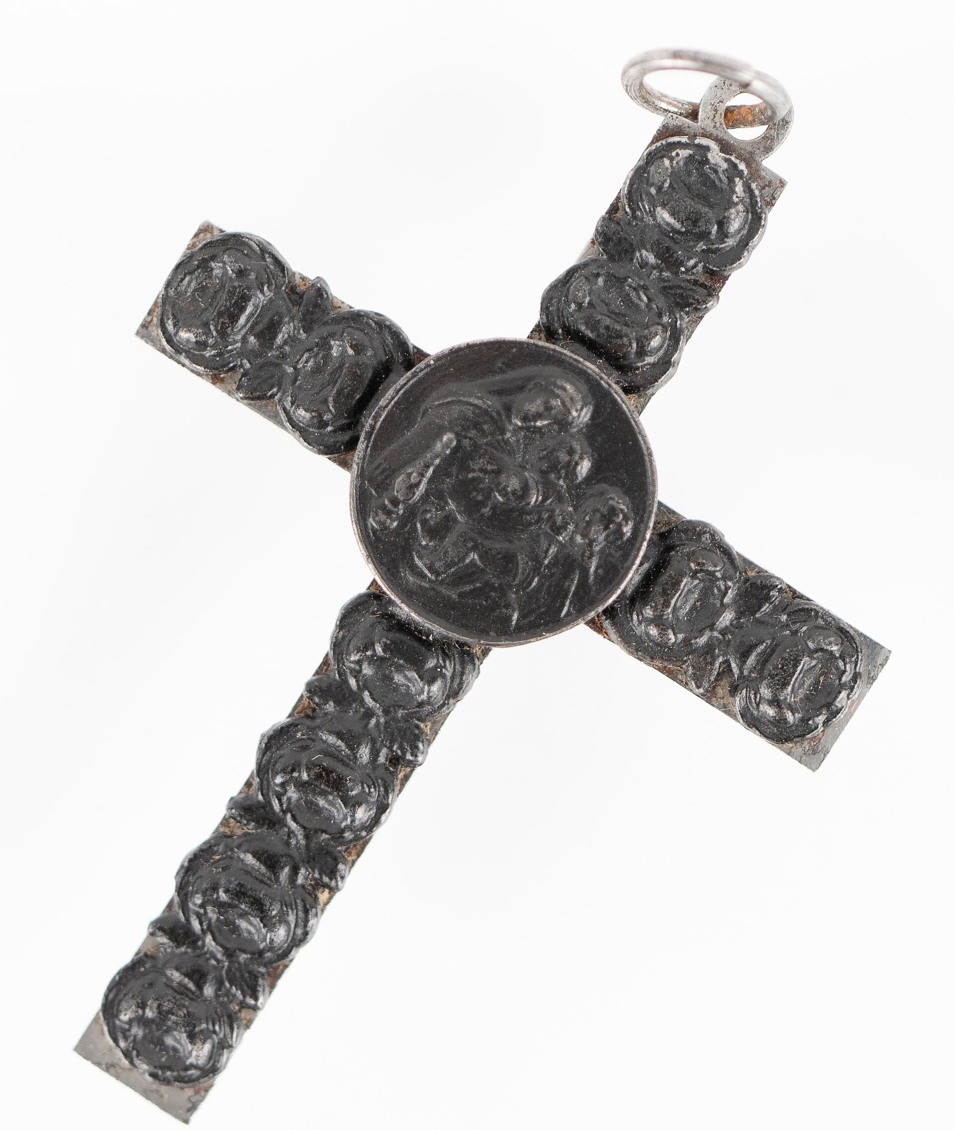 Object: Ef 2, N.N., Kreuzanhänger mit Maria, Jesuskind und Putto, circa 1800 - 1900