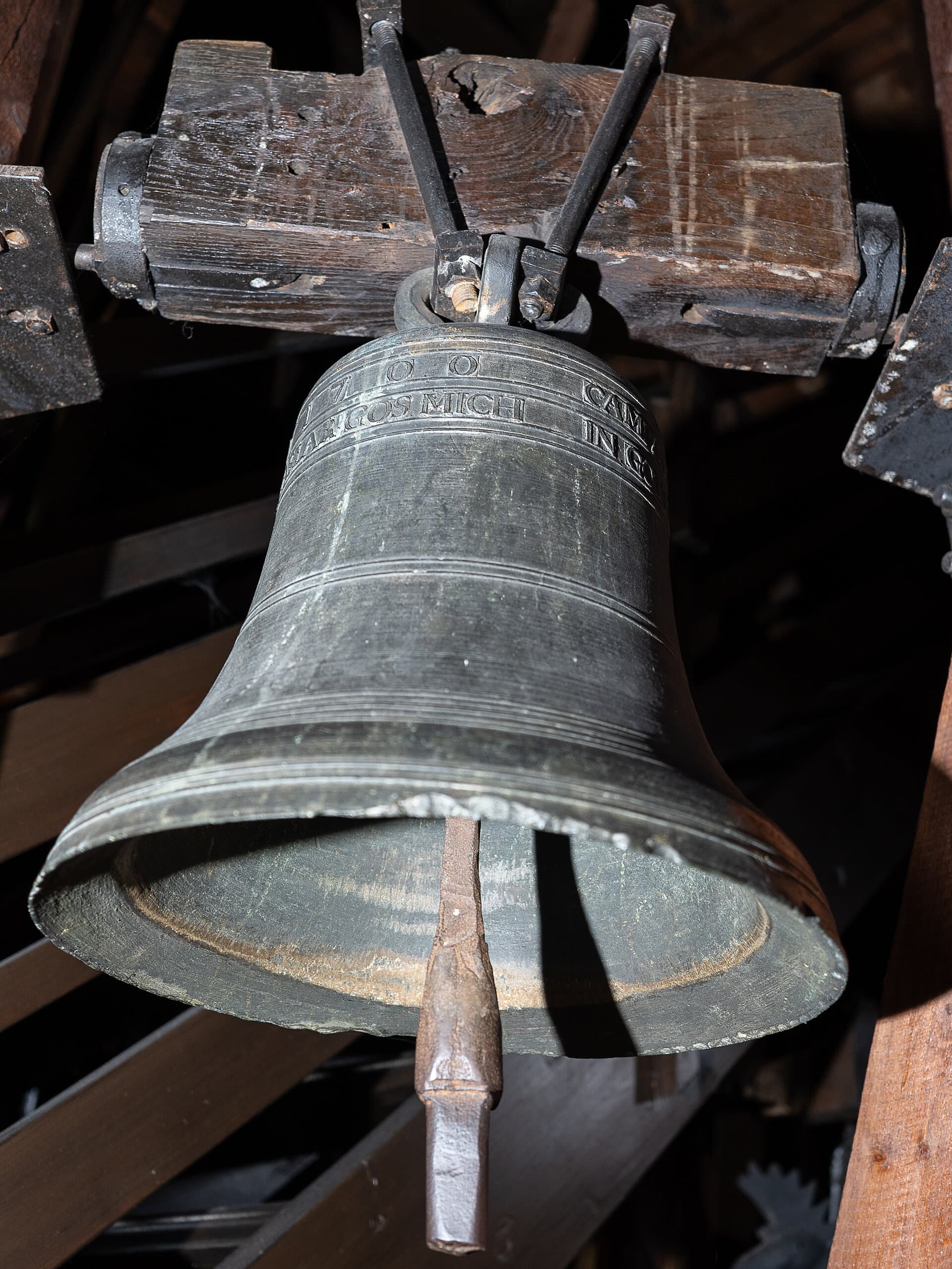 Object: V 347, Dilman Schmid zu Aslar (1646 oder 1664 bis nach 1715), Schulglocke, 1700