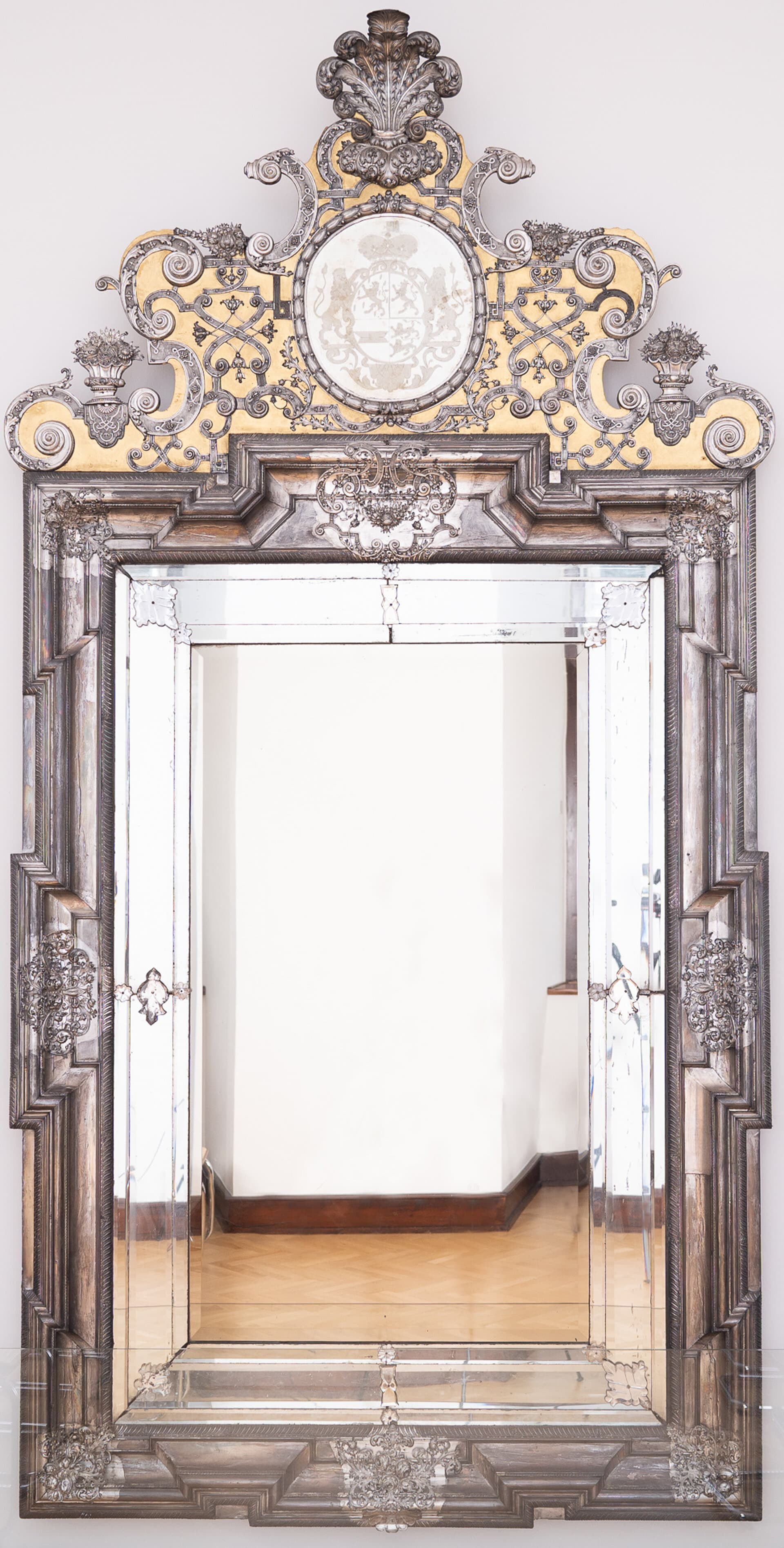 Object: M 215, Johann Valentin Gevers (1662 - 1700), Johann Jakob Adam (1720 - 1791), Prunkspiegel, um 1730 - 1740