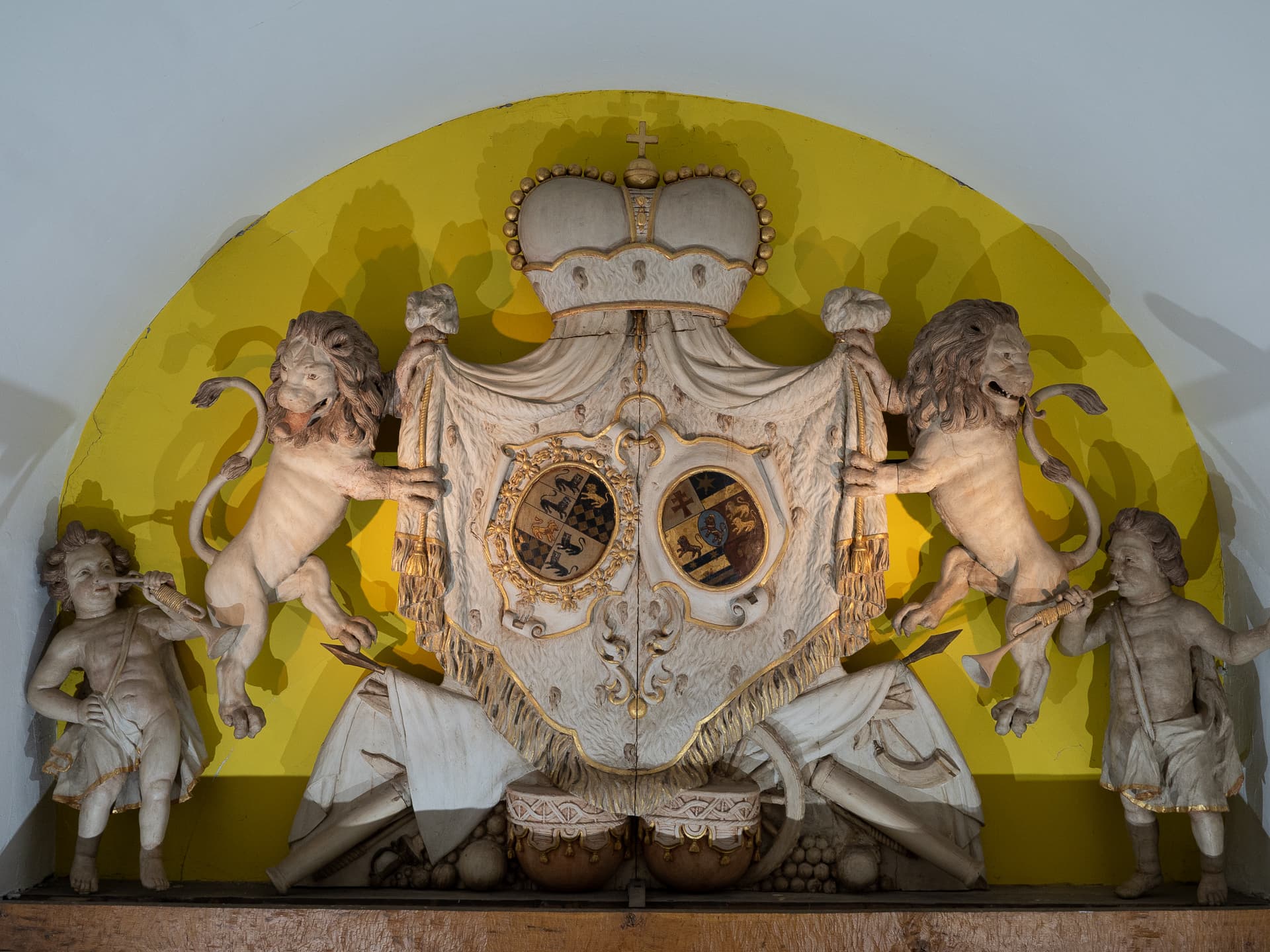 Object: ZON 000076, N.N., Allianzwappen des früheren Fürstenstuhls in der Marienkirche, circa 1731